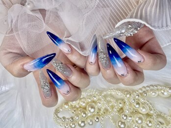 ホワイトネイル(White Nail)の写真/歴15年！韓国人ネイリストによる丁寧施術×高技術で大満足の仕上がりに♪長さだしで綺麗な指先を叶えます◎