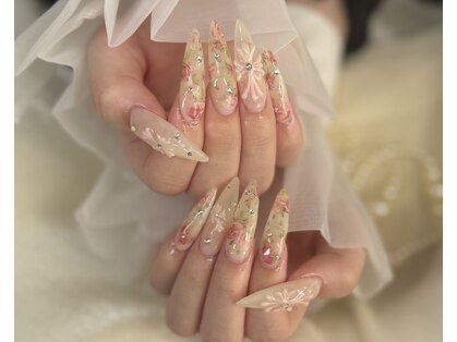 ホワイトネイル(White Nail)の写真