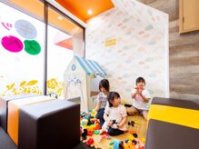 オハナ接骨院 鍼灸院 初芝駅前院(Ohana接骨院 鍼灸院)/キッズスペースあります。