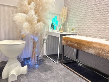 アイラッシュプラザ 横浜西口/こだわり抜いた店内インテリア♪