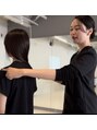 らくりら 猫背や反り腰の原因を解説。