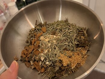 ストリ(STRI)/よもぎ蒸し