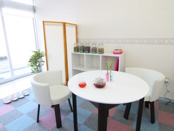 ティーニ 小牧店(TINI)/待合スペース