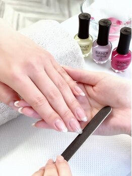 ナチュラルネイル(Natural Nail)の写真/【志木駅徒歩1分】丁寧な甘皮処理から爪の悩みケアまで徹底◎高技術で爪の先までぬかりなく…☆