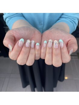 トータルサロン 白べぇーっ プラス/クーポンネイル