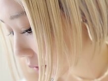 横から見た時の自然で美しいカール感ならお任せください。