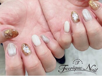 フェリーク ネイル(Feerique Nail)の写真/長年悩んでいる爪のお悩みをFeerique Nailで解決しませんか？自爪に優しい技術☆値段も仕上がりも大満足◎