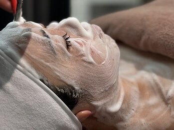 ビジュー(BIJOU)の写真/憧れのツヤ肌へ!最新"プラピール"で肌本来の透明感とハリを実感!韓国式ピーリング×美白ケアで素肌美人に♪