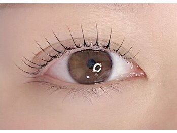 シークレットベル 梅田北店(SecretBelle)の写真/ダメージレス高級まつげパーマに特化！根元立ち上げ＋自然カールで、どの角度からも美人見え♪大人気◎