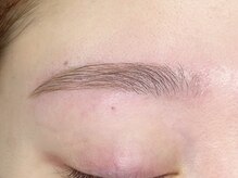 プラスアイ 銀座中央通り店/アイブロウスタイリング担当：菅