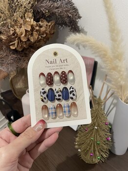 パキッとカラーでアートネイル♪