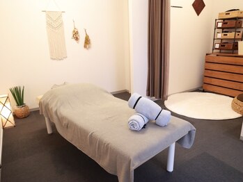 モてモて/ベッド