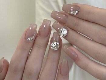 ビジューネイル(bijou nail)の写真/派手なネイルが出来ない方も妥協のないカワイイを求めたい♪上品なちゅるんと艶爪◎