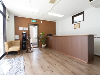 ファミリア整体院/開放感抜群の待合室【整体】