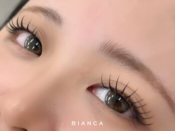ビアンカ 市ヶ谷店(Bianca)の写真/大人気メニュー☆【フラットラッシュ100本¥5600】骨格のバランスや目に似合ったデザインをご提案☆
