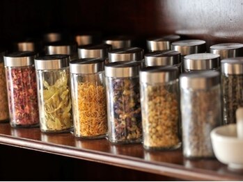 はるゆみ 自由が丘の写真/【頑張る自分へ極上のご褒美】厳選ハーブと温かな石の力で、自律神経を整え「自分らしく輝く」健康美を。