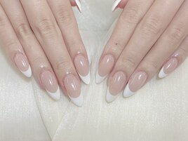 上品と可愛い王道フレンチネイル