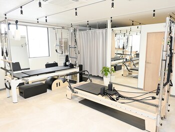 ビーアロー(B arrow)/ピラティスマシン