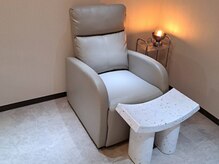 ネイルムード(Nail mood)の雰囲気(2席ありますが、セミ個室な空間です!)