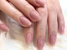 うっすら自爪が見えるカラーも