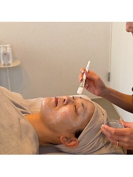 エムアンドユウ(m&u)/毛穴洗浄×美白