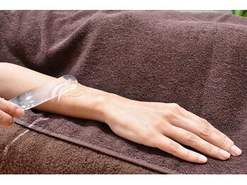 アンドユクス 中野(and uks)/施術前に温かいジェルを使用