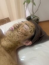 マヴィ(Mavie)/ハーブピーリング施術