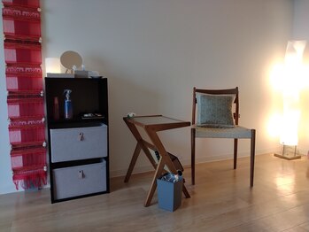 ディディ(dee-dee)/こちらにご案内いたします。