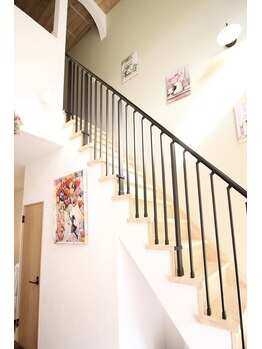リアンアンドミー(Lien&me)の写真/お子様連れでのご来店も大歓迎♪忙しい毎日の中でも、気軽にネイルを楽しんでいただけます◎