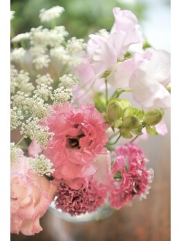 はるゆみ 自由が丘/季節のお花がお迎えします☆
