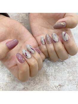 ペルシャ(Persian)/小花柄ネイル【鶴ヶ島/若葉】