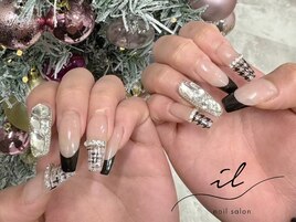 フレンチ×埋め尽くしネイル