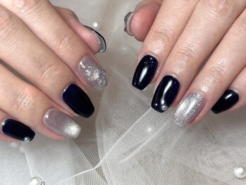 ソワンドブランシュ(Soin de Blanche)/ネイビーネイル