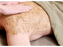 クインティナ(Quintina)/背中ハーブピーリング