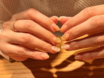 ポノ(pono)の写真/ハンドもフットもサンプルからお好みのデザインが選べる♪お手頃価格でスピーディーな施術◎色変更可能！