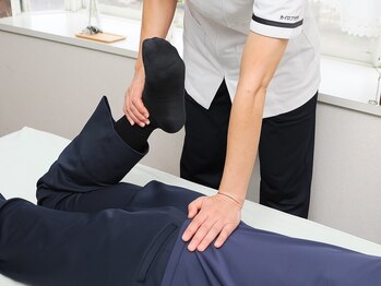 すこやかカイロプラクティック院の写真/《本格施術をお手頃価格で》健康で快適な生活を送って頂くために…◆施術後は立ち姿・歩き姿もスマートに♪