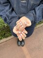 エマ(emma) 透明感のあるホワイトにハートのホロで可愛い！