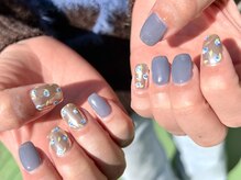 サイン(sin.)/小花柄ネイル