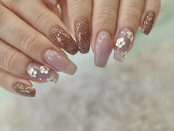 コーネル(CONAIL)の写真/トレンドを程よく取り入れた華やかデザインが豊富☆経験豊富なネイリストが貴方にぴったりの指先をご提案♪