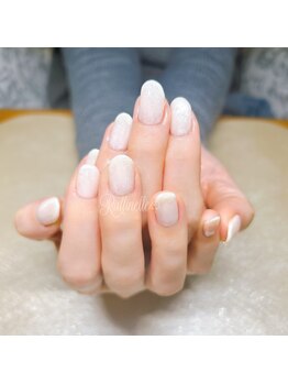 ホワイトキラキラネイル