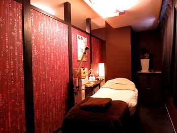 ビューティサロンいであ/茶色を基調とし落ち着いた部屋☆