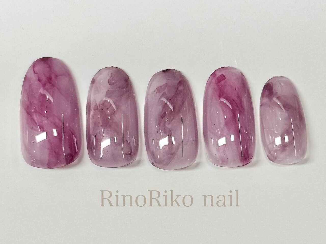 2025年-2026年冬トレンド】タイダイのネイルデザイン集｜人気順