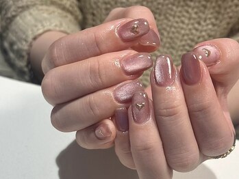 ヴァロ(valo)の写真/指先も華やかでオシャレに！憧れのネイルも思いのまま♪爪の形や大きさに合わせて、丁寧な施術でモチも◎