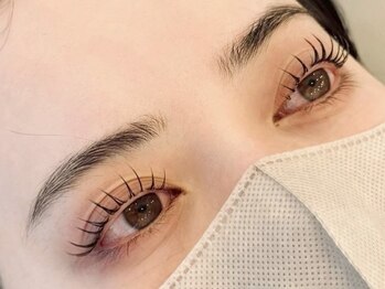 EYE＆NAIL YUZUME 蒲田店【パリジェンヌ/フラットラッシュ/アイブロウ/パラジェル】の写真/【当店人気NO.1/選べるパリジェンヌorまつ毛パーマ】ナチュラルで上品に輝く目元を丁寧に叶えましょう★
