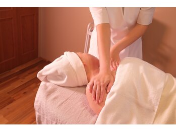 ポーラ 新居浜店(POLA)/デコルテをじっくりほぐします