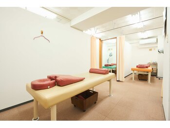 大地堂治療院/ベットは３台あります。