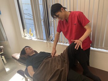 とるこり美姿整体院 新宿院の写真/【新宿三丁目C7出口より徒歩3分】体の歪み・姿勢改善特化の美姿整体院☆信頼を重ねてきたマンツーマン施術!