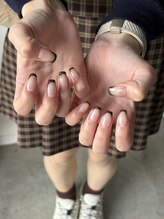 クレヴィア(crevia)/ブラウンフレンチネイル