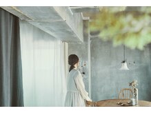 ゆりの花/サロン内観