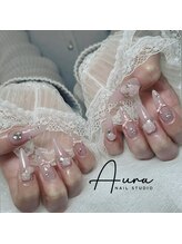 オーラネイル(Aura Nail)/キラキラ白ネイル